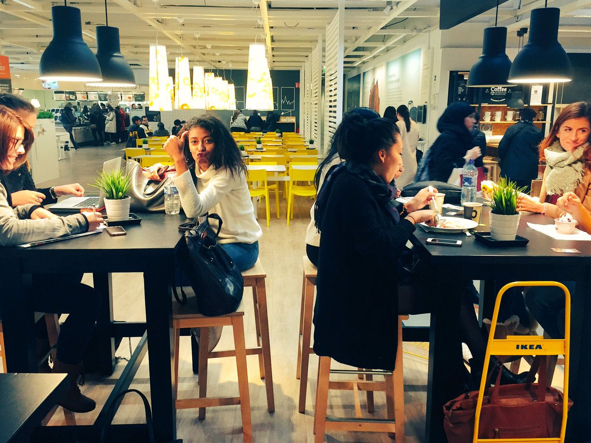 LucasStrazzeri's tweet photo. Différente façon de travailler à IKEA @ChaPRGirl #ISCOMMontpellier https://t.co/ds2Wtv6FCr