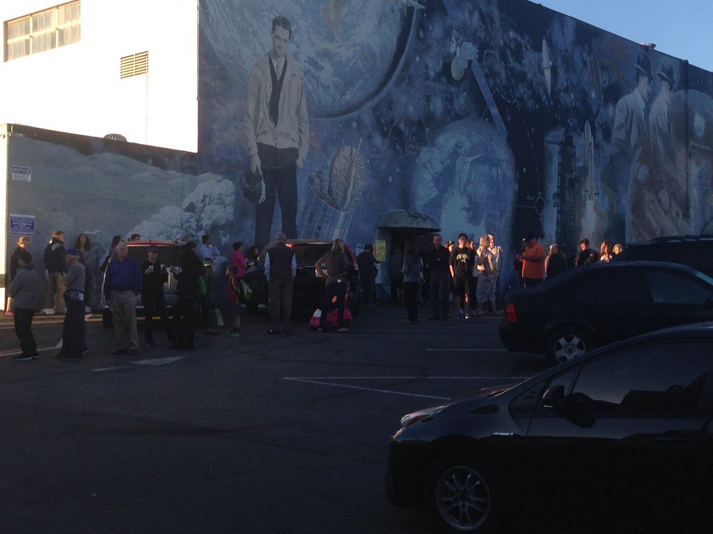 LarryAltman's tweet photo. Here's the line at the Masonic Lodge in El Segundo. Jovial mood.. sorry for the dark photos. https://t.co/KxHWq7S0ol