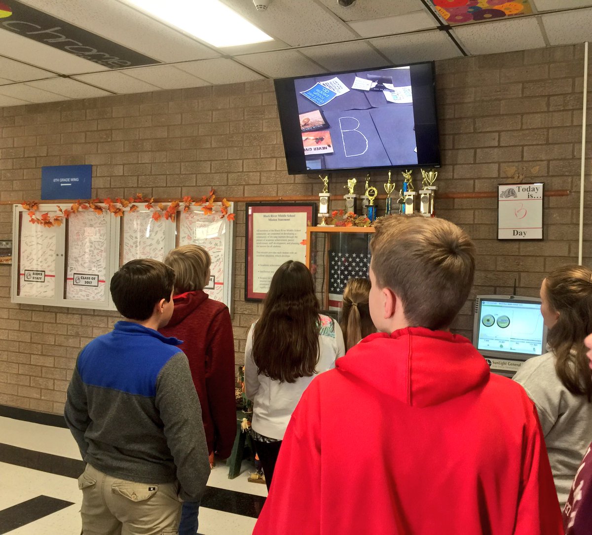 BlackRiverMS's tweet image. Ms. Dempsey's 7th Grade health class watching a positive message video that students created in @ed_techguru computers class #WeAreChesterNJ