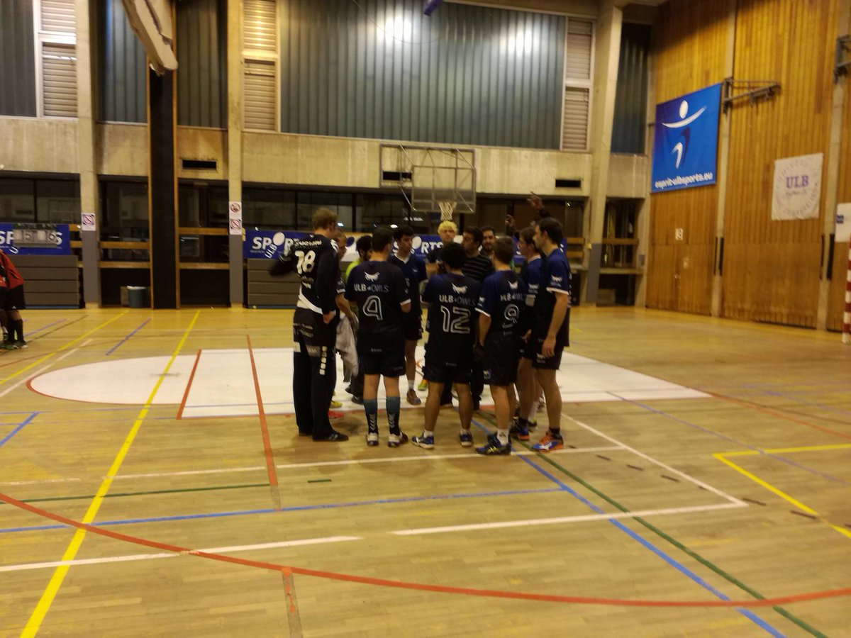 Défaite des ULB Owls handball hier soir. Match volontaire pourtant. Mercredi 09/11: Tennis et football <a href="/ULBSports/">ULB Sports</a> #ulbteam #Owls