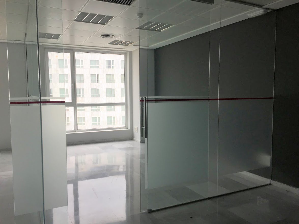 sorollacenter's tweet photo. Disponible oficina 130m, 3 despachos, planta alta con espectaculares vistas. #sorollacenter #oficinas https://t.co/QHce71Dhr5