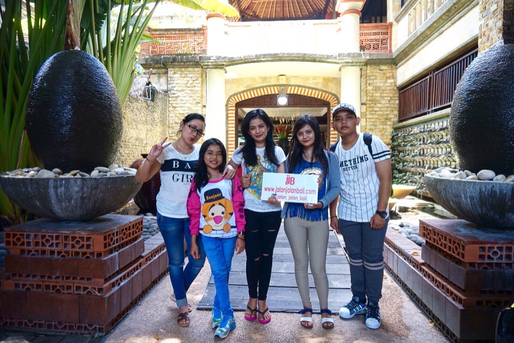 JJBtour's tweet photo. Terima kasih tuk kak Leni Elvira dan Suci yang selama ini telah mempercayai kami tuk assist liburan di Bali https://t.co/Yiw0DfOGIT