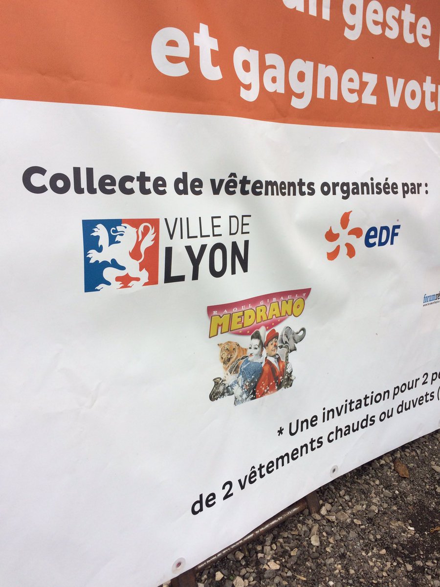 ChMissirian's tweet photo. Opération cirque et solidarité avec @CirqueMedrano @villedelyon @HabitatetHumani @forumrefugies 1800 sans-abri invités par #EDF le 18/11 https://t.co/4WLS74iwoZ