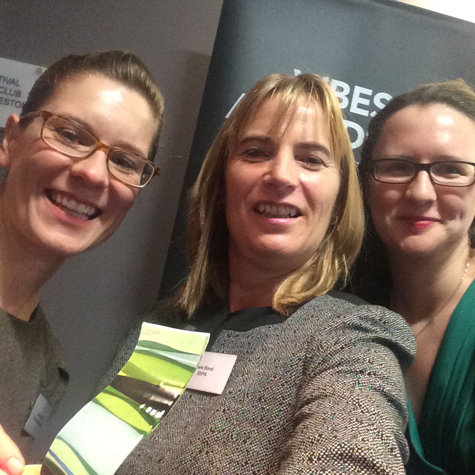 VIBES_Awards's tweet image. In the selfie zone @jessie_macs @CRL_UK #VIBES2016