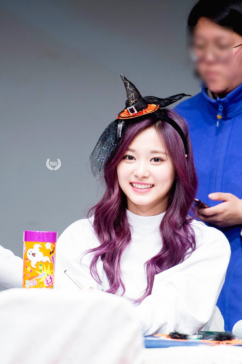 beigybabylizzy's tweet photo. My girlfriend, my fiancée, MY WIFE 😍😍😍💕💕💕😘😘 #MOMO #TZUYU #JEONGYEON #TWICE #TT #ONCE #JYPETWICE #TT5thWin https://t.co/0m15Q7Dr7w