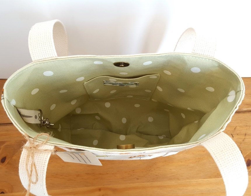 HectorsBags's tweet image. Fox Bag, Small Tote Bag, Woodland Fabric Bag, Canvas Book Bag, Gif… etsy.me/2dp29QY #shopsmallbiz #ZipPocket