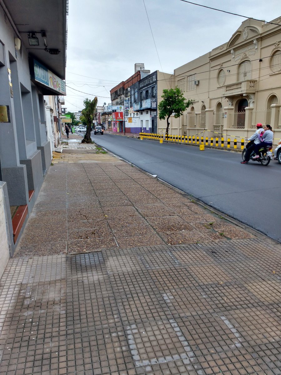 CarboDr's tweet photo. CORRIENTES, ciudad sin árboles https://t.co/65wkGHJxm4