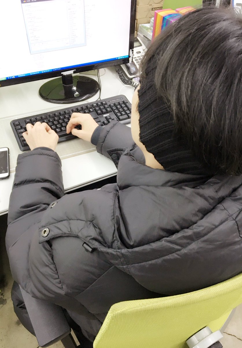 TEEN_TOP's tweet photo. 엔제리 실다친구들(실제로 다른나이 친구들)이 좋아할 파파라치! 
1. 유창현님께 버림(? 받은 니엘
2. 천지 등장
3. 리키 등장
4. 바람과 함께 사라짐... https://t.co/MitygYhfvR