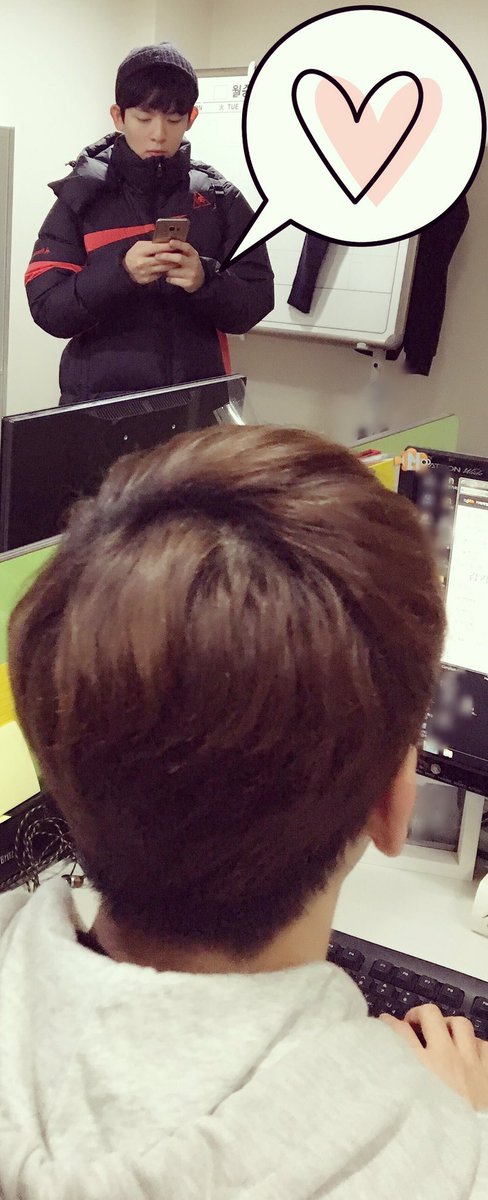 엔제리 실다친구들(실제로 다른나이 친구들)이 좋아할 파파라치! 
1. 유창현님께 버림(? 받은 니엘
2. 천지 등장
3. 리키 등장
4. 바람과 함께 사라짐...