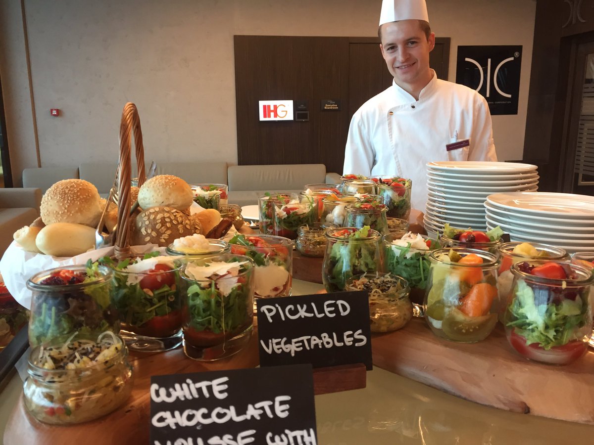 zilevasic1's tweet image. Jedan lep srpski ručak na evropski način @CrownePlazaBG za kolege iz VIP Commercial Europe @IHG #goodwork #excellentlunch #eatserbianwell