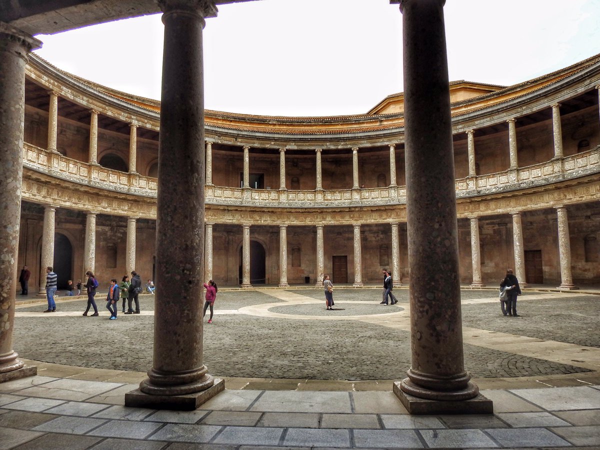 #PalacioCarlosV #LaAlambraDeGranada #Granada #Andalucía #España #YoSoyFotógrafa #PintoFotografía #Monumental #SomosFotos