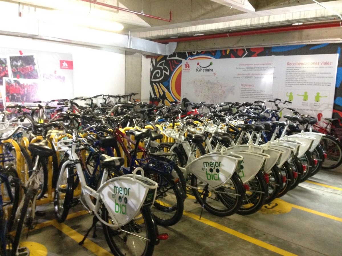 BAVARIA_OFICIAL's tweet photo. Hoy recibimos el Sello de Calidad Oro por nuestro cicloparqueadero ubicado en la sede administrativa en Bogotá. https://t.co/QIxNmjHqIu