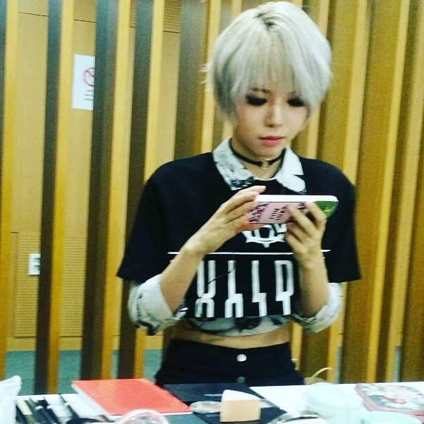 Bulldokdiary's tweet photo. Kconic Bulldok diary 

촬영키미♡♡

#어때요 #M/V #teaser
#SORA #GENIE #KIMI #SAY #HYEONGEUN https://t.co/LJECUevyyx https://t.co/CUOE998OEU