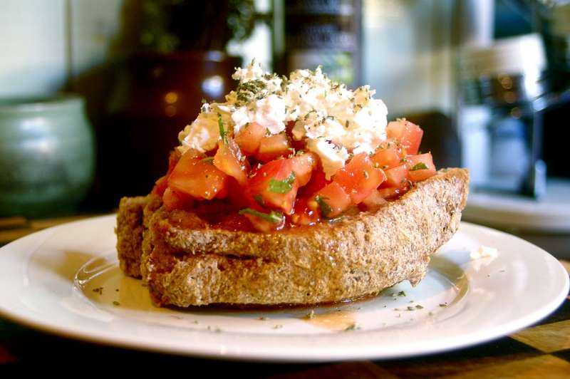 Read abou the most popular traditional Cretan tastes #Crete #traveltips #Greece #Luxury  blog.capsis.com/2016/11/08/the…