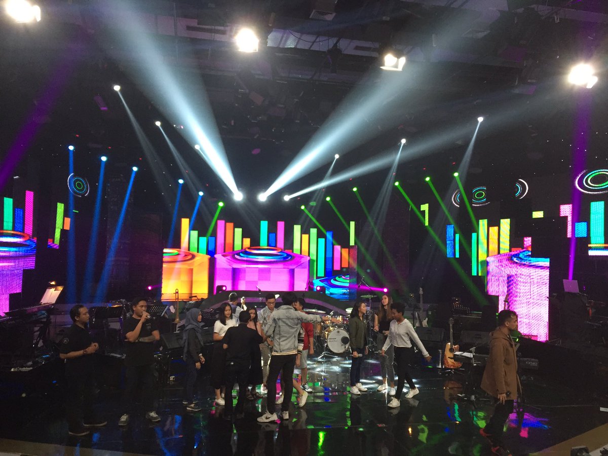 MusicaStudios's tweet photo. Di studio 15 @TRANSTV_CORP adik-adik @DutaCintaOFC akan taping bersama @TrioLestari asooy! https://t.co/sOpGYZEkJg