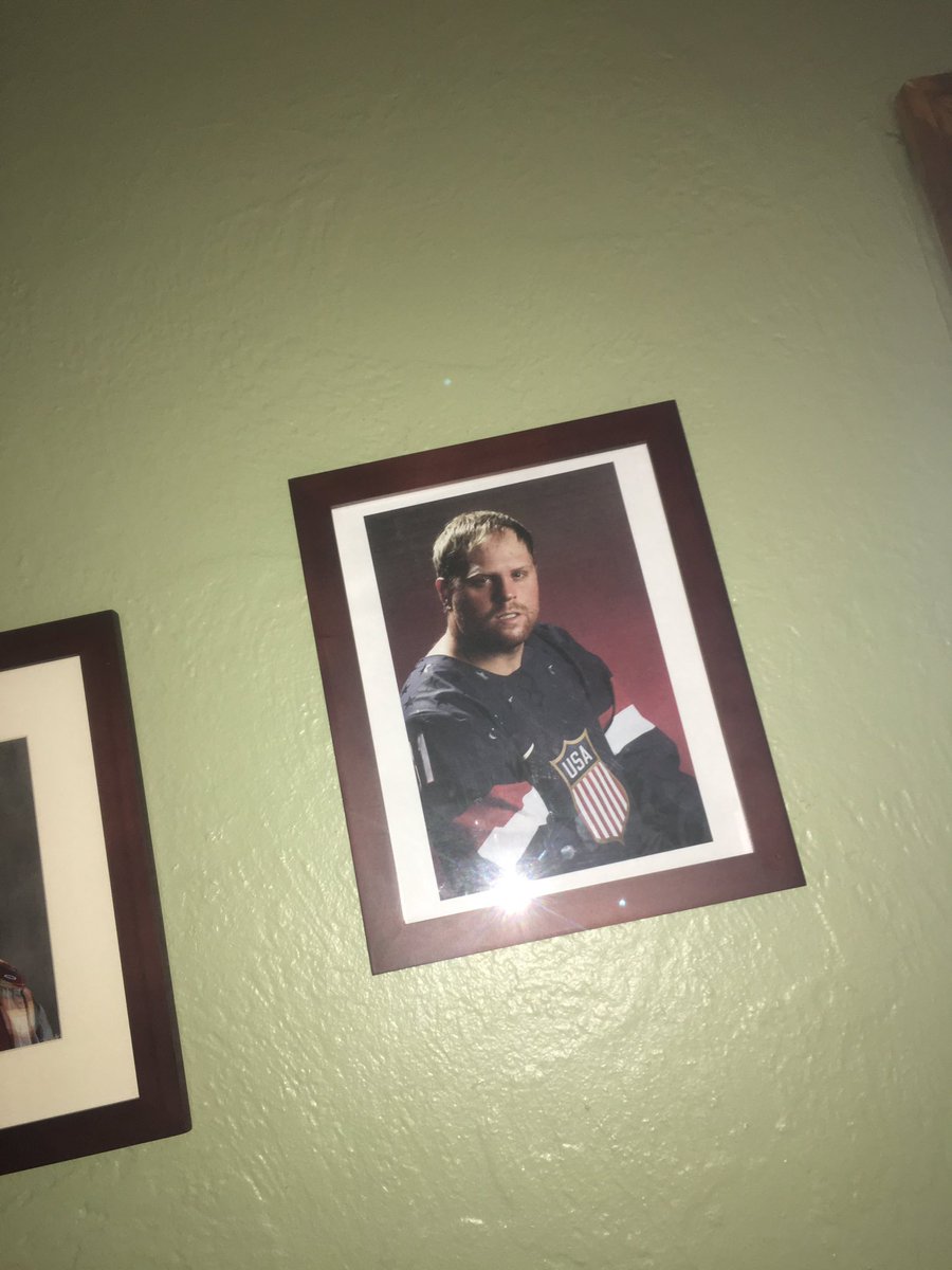 m4xmi11er's tweet photo. nice guy. tries hard. loves the game. #PhilForPresident #pk2017 @SinBinApparel @PKessel81 @Phil_Kessel_Ego https://t.co/9V4RLPxFEd