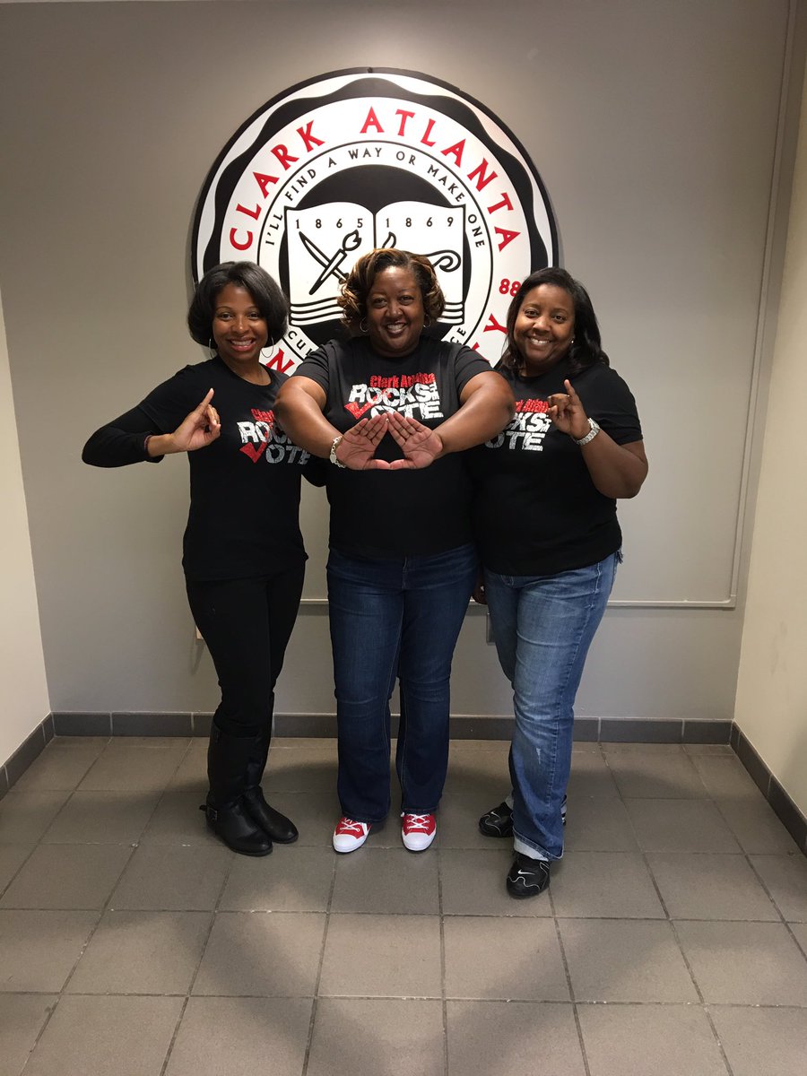 CAUiLEAD's tweet photo. Department of SIL Greek Ladies showing unity as we Rock the Vote!!! #Election2016 @RMWarner_cau https://t.co/7f6nYWOaO8