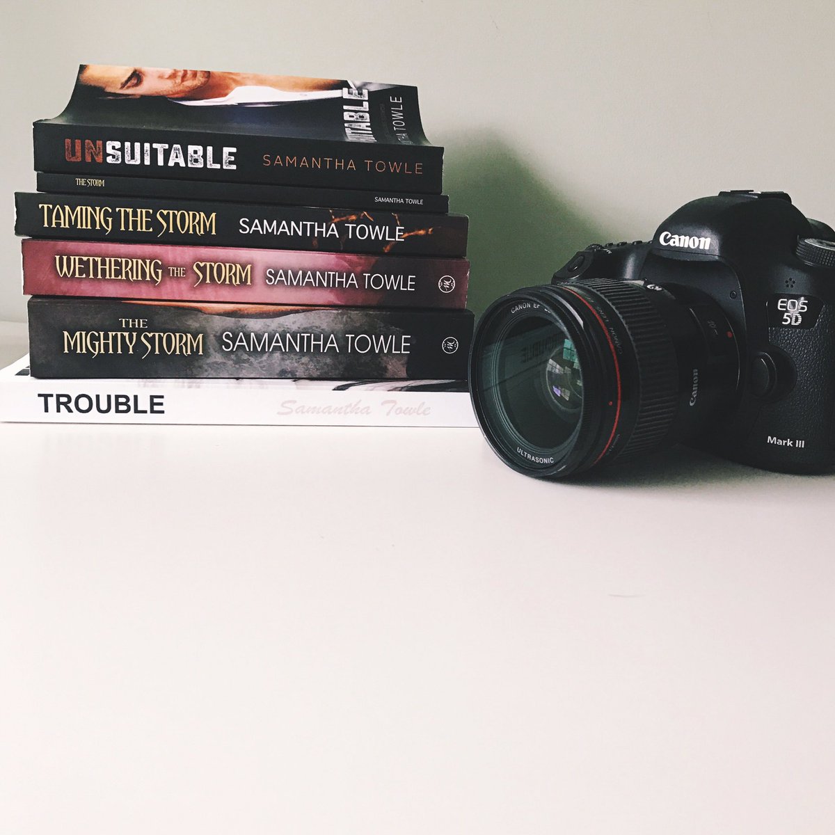 Carly (@carlybevan) on Twitter photo Always a pleasure photographing <a href="/samtowlewrites/">Samantha Towle</a> new website coming soon.... thanks for my goodies! #authorsofinstagram <a href="/umbercreative/">Umber Creative</a> #hull Always a pleasure photographing <a href="/samtowlewrites/">Samantha Towle</a> new website coming soon.... thanks for my goodies! #authorsofinstagram <a href="/umbercreative/">Umber Creative</a> #hull