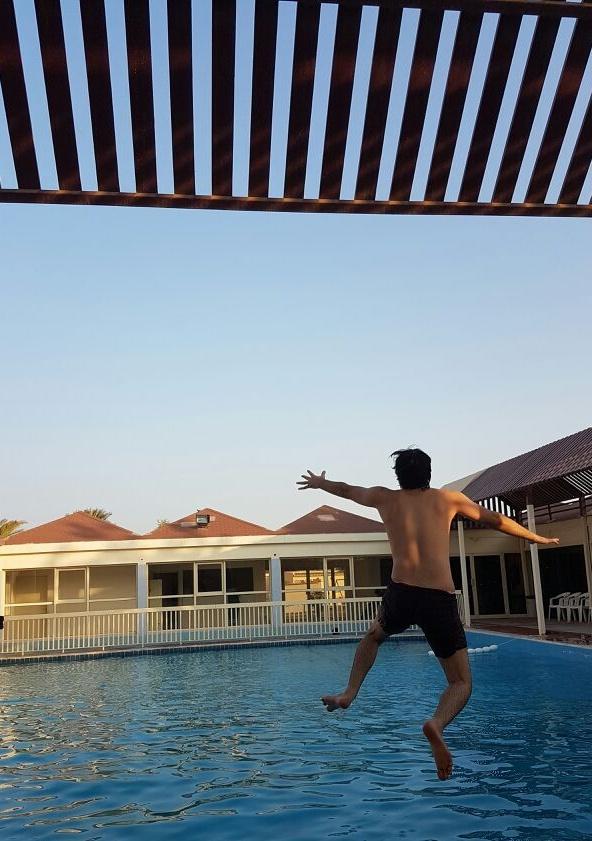 ArbabiWaqasi's tweet photo. How old would you be if you didn't know how old you are??🏊🏊😂😂
#FrogDive https://t.co/MN6s3MgGQD