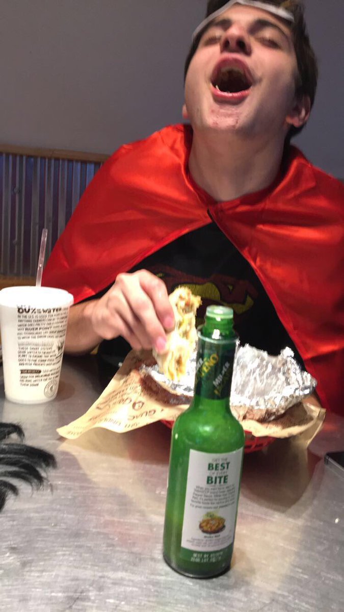 Happy bday RyBo <a href="/rbswagger/">Ahmadrb</a>, hope it's a great one bud!! 🎉🎉❤️#meow #sh #hubes #orange