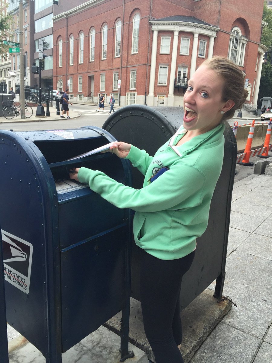 SuffolkLawACS's tweet photo. Our social media chair, Rachel, voted by absentee ballot a few weeks ago!
#ElectionDay #ACSVotes @Suffolk_Law https://t.co/ovoMImuUug