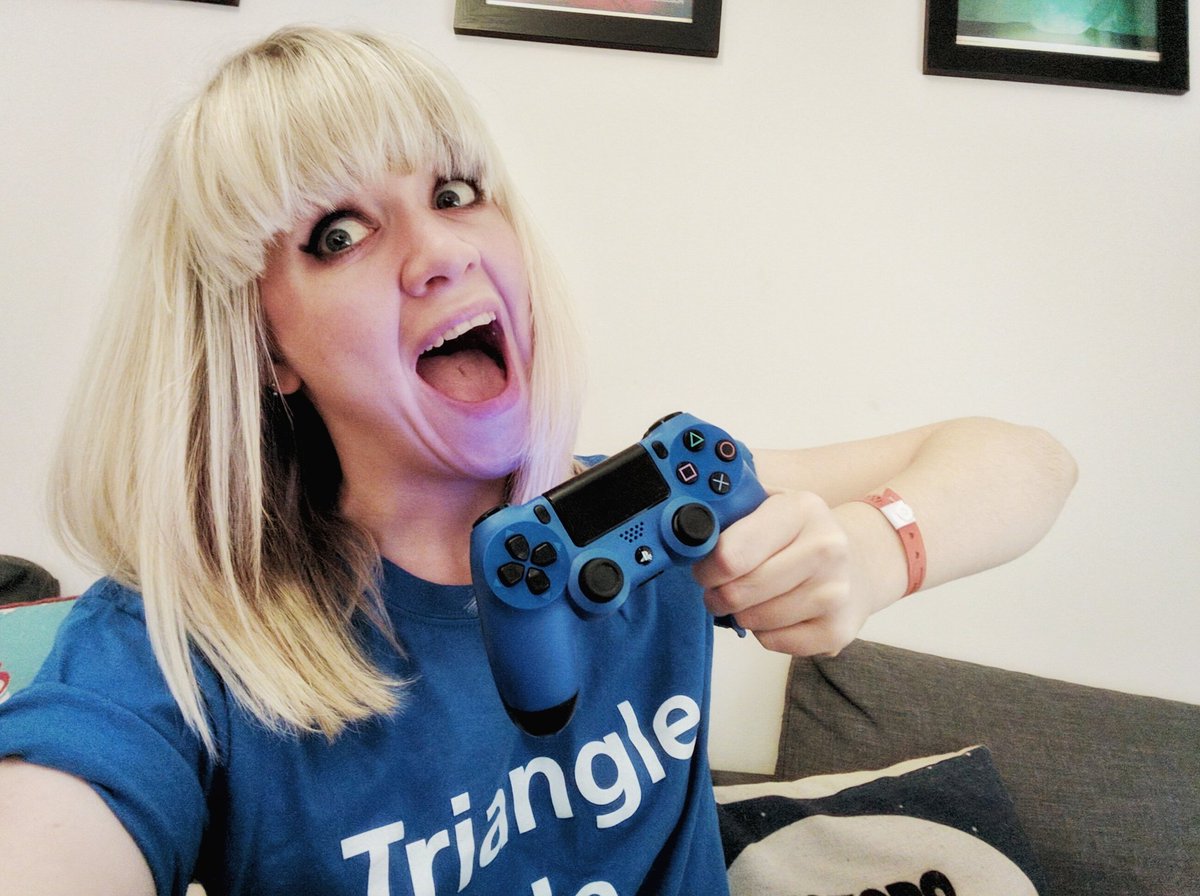actual_laura's tweet photo. Guess who's back! Thanks to Jared at @AskPS_UK 😃 #betterlucknexttimehackers #psnhacked Hello @Battlefield here I come! https://t.co/WRuEPW7ynI