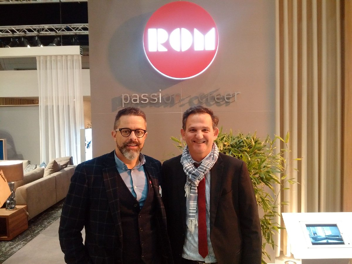 EpacFranchise's tweet photo. @EpacFranchise @ROM  @bertrandclerget  Théodore Gitakos chez Living Rom, au salon du meuble de Bruxelles #franchise #meubles https://t.co/QiYEh4YS7l