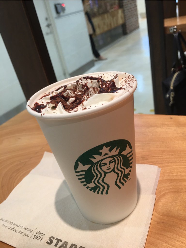 スタバる Twitter ನಲ ಲ ホット ココア チョコレートソース追加 Free ココアパウダー追加 Free チョコレート好きにはたまらない一杯 一口飲めば お仕事や勉強の疲れも忘れちゃいますね スタバ カスタマイズ T Co Qe0yfd0zt2 スタバる Twitter ನಲ ಲ ホット ココア チョコレートソース追加 Free ココアパウダー追加 Free チョコレート好きにはたまらない一杯 一口飲めば お仕事や勉強の疲れも忘れちゃいますね スタバ カスタマイズ T Co Qe0yfd0zt2