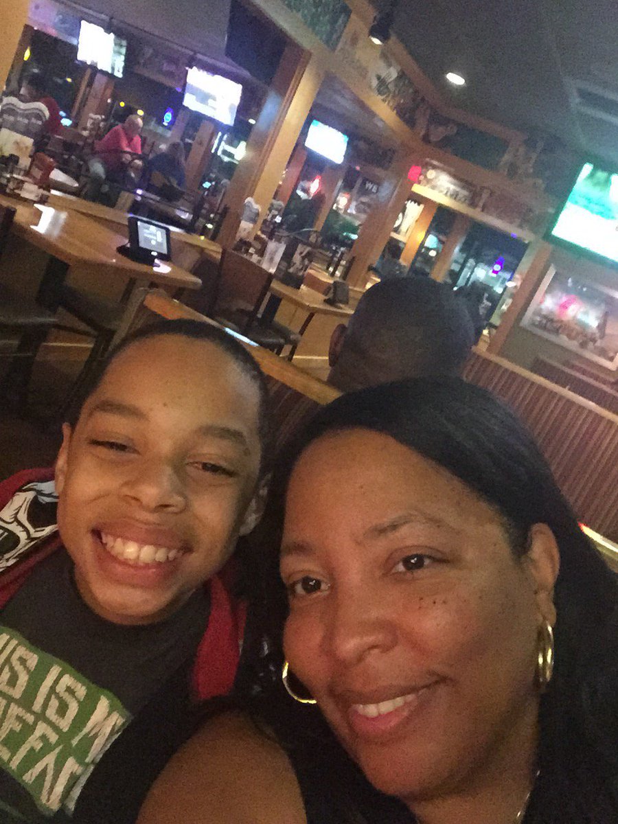 Stephanie Herring (Veryrarebreed) Twitter