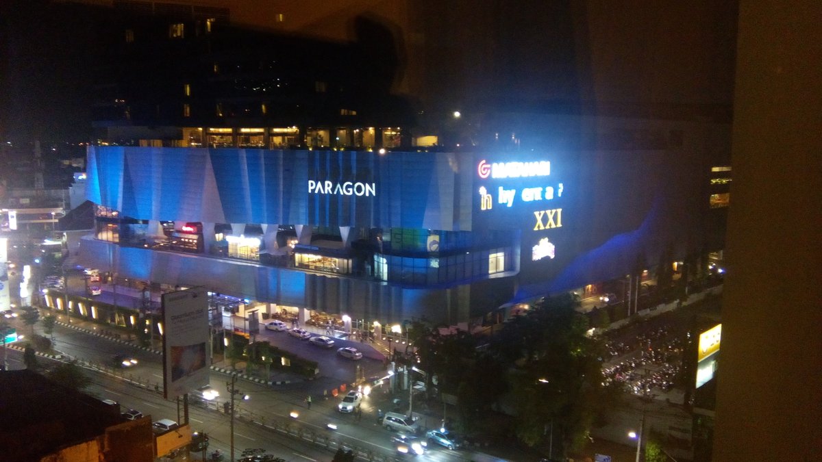 "Just cross the street to paragon mall" #FoursquareFind @semarangnovotel 4sq.com/2fX79BR
