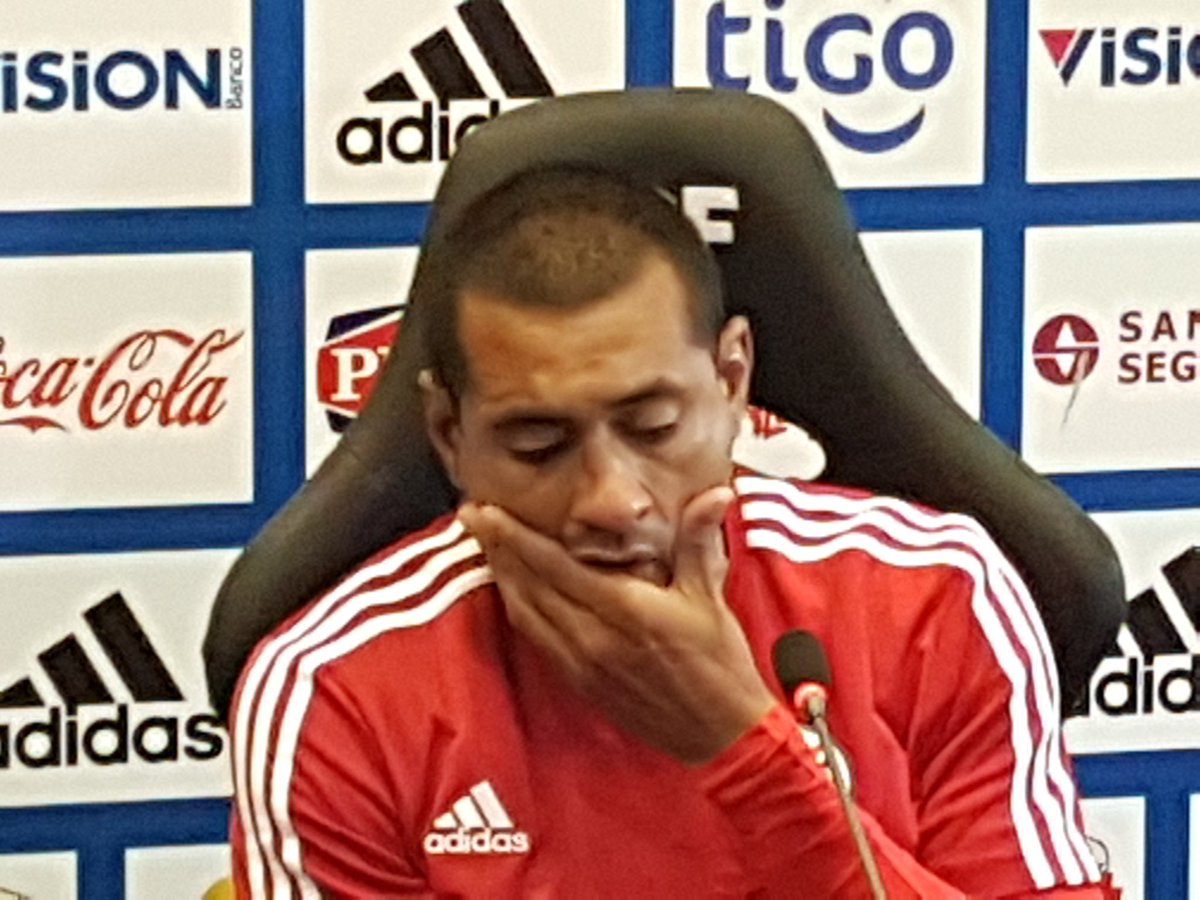 Danymacica's tweet photo. Paulo Da Silva emocionado con las palabras de Roque...."Paulo no es solo un amigo del Futbol...es un amigo de la vida... queria q esté aqui" https://t.co/D1SjSw4tTJ