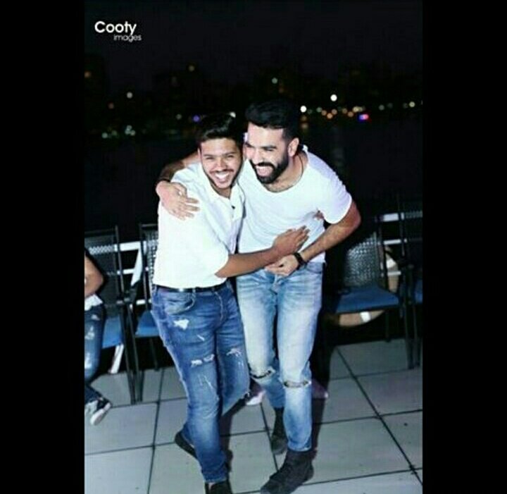 StarsNews0's tweet photo. #StarsNews
احدث صوره للنجوم #محمد_شاهين و #محمد_سيراج
@MohammadChahine 
@seragofficial 
#محمد_شاهين #MohammadChahine
#seragfamily #محمدسراج https://t.co/qLOUuvZurx