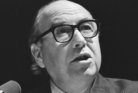 Attending @lseideas Roy Jenkin's lecture this evening? https://t.co/5UOLOZQMRe … Read this Dr Piers Ludlow interview https://t.co/Ys7PHdeWt8 https://t.co/aAtvv1ZpuF