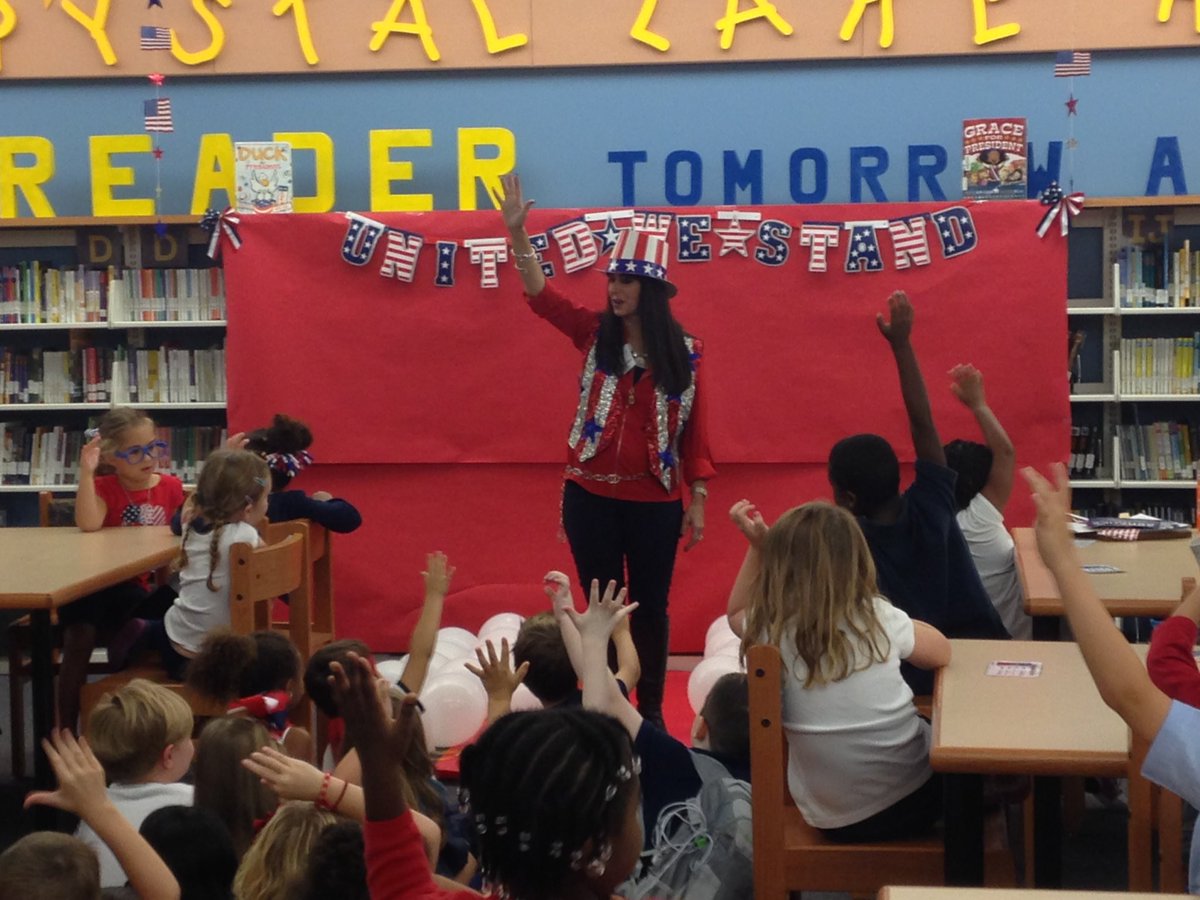 CLESCrocs's tweet image. Kindergarteners at CLES learned about Election Day by voting with School Board Member Abby Sanchez! #KinderVotes