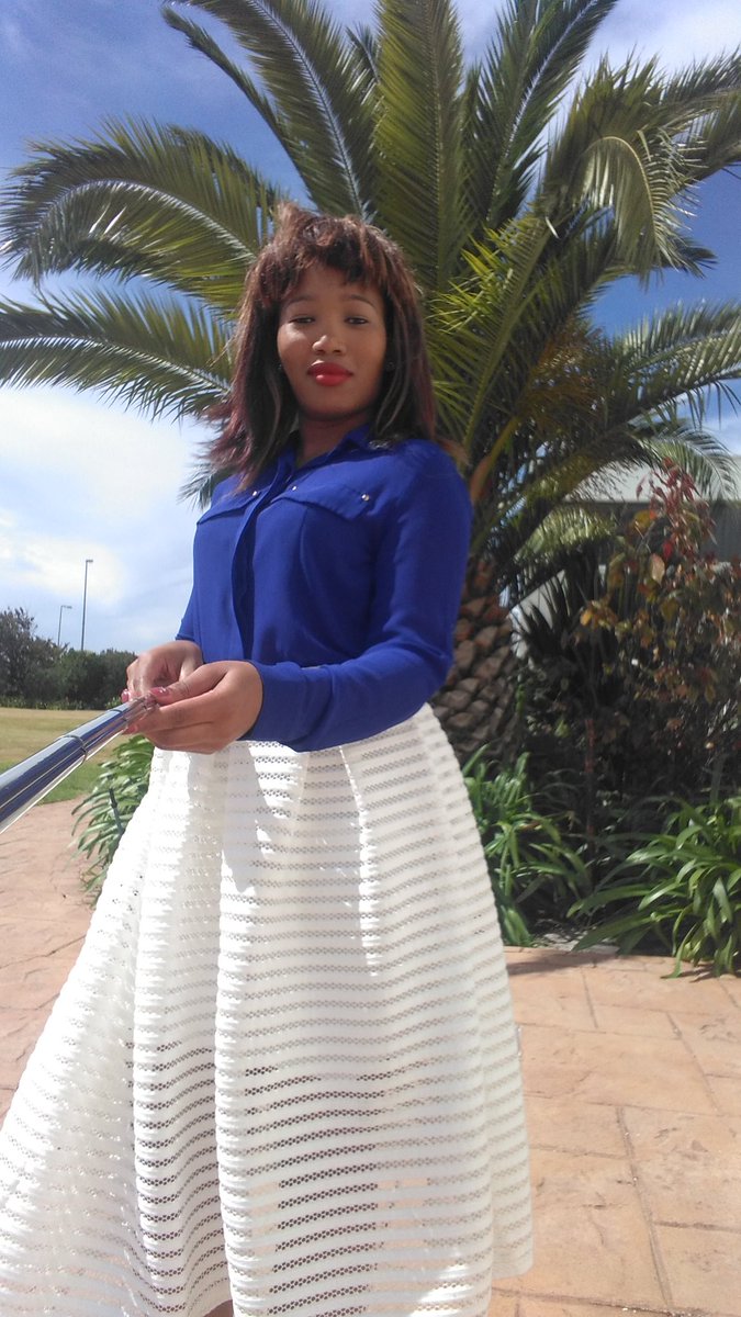 Arcilia_'s tweet photo. When u on a break and u realise #selfiStick in ur bag, but than wind blows like never before 😜😜 #WindyCape https://t.co/nKNBXCksxb