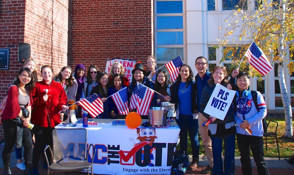MacalesterCEC's tweet photo. Election parade fun! Don't miss the next one at 3pm with KEVIN🐕🐶 and DeMethra, Dean of Students! #HeyMac #MacTheVote https://t.co/zgSH38GZnY