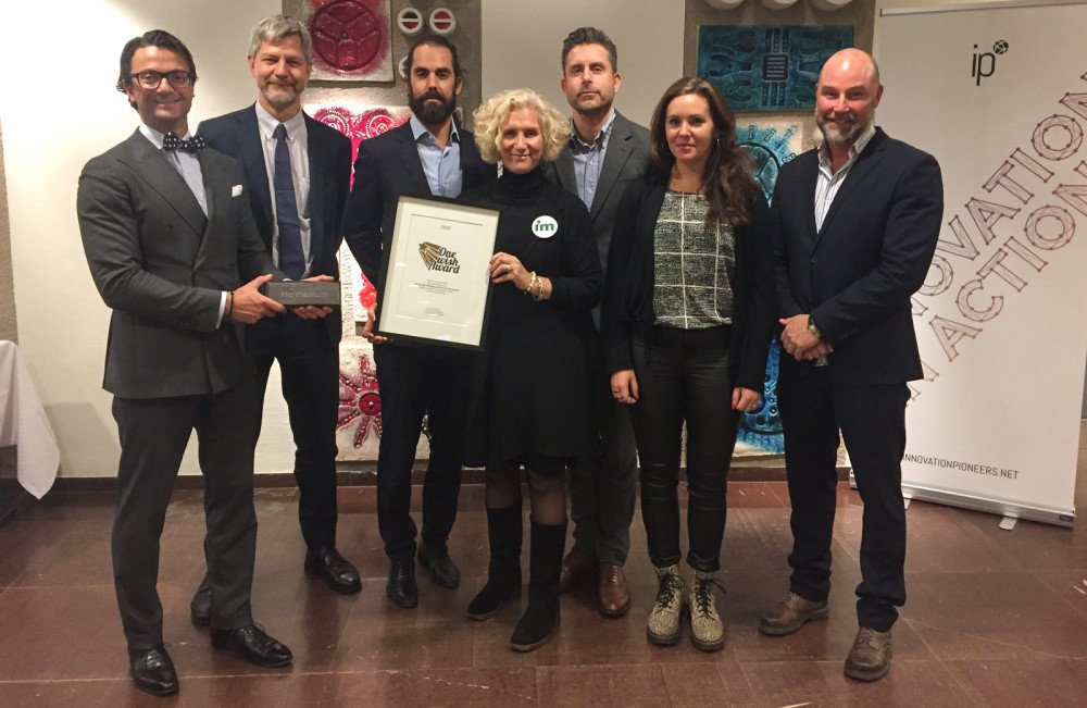 Googollive's tweet photo. IM and its project Humanium is granted the 2016 One Wish Award by Innovation Pioneers... https://t.co/mVevAtpF4y https://t.co/ye7YBab1Ce