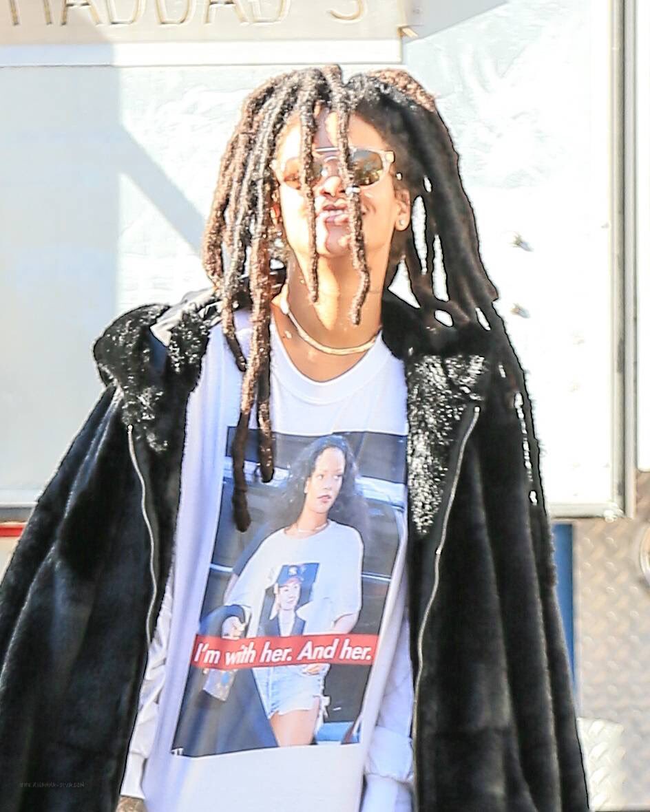 therih_up's tweet photo. Rihanna on set. #OceansEight https://t.co/QrOlJPAxZ5