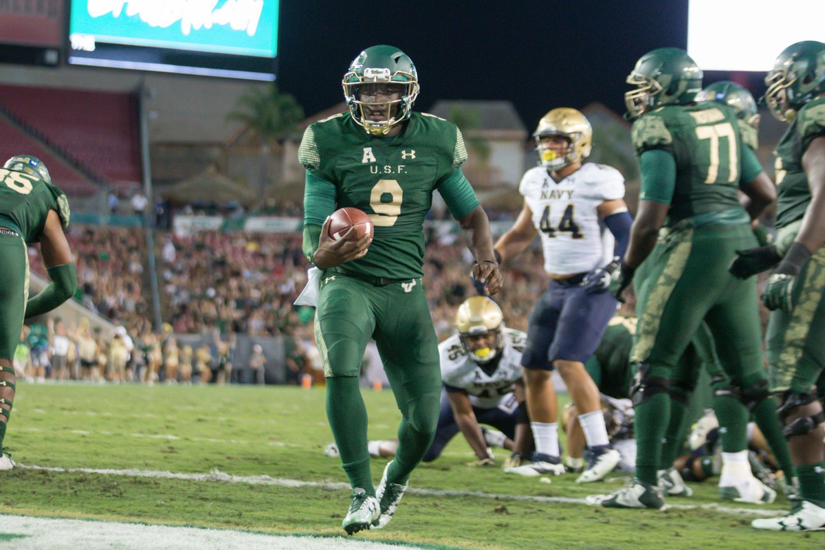 USFFootball's tweet photo. Quinton Flowers just 79 rush yards/64 pass yards from becoming FIRST 1,000/2,000 PLAYER in #USF history, 2nd in FBS in 2016. https://t.co/N525fMKhsE