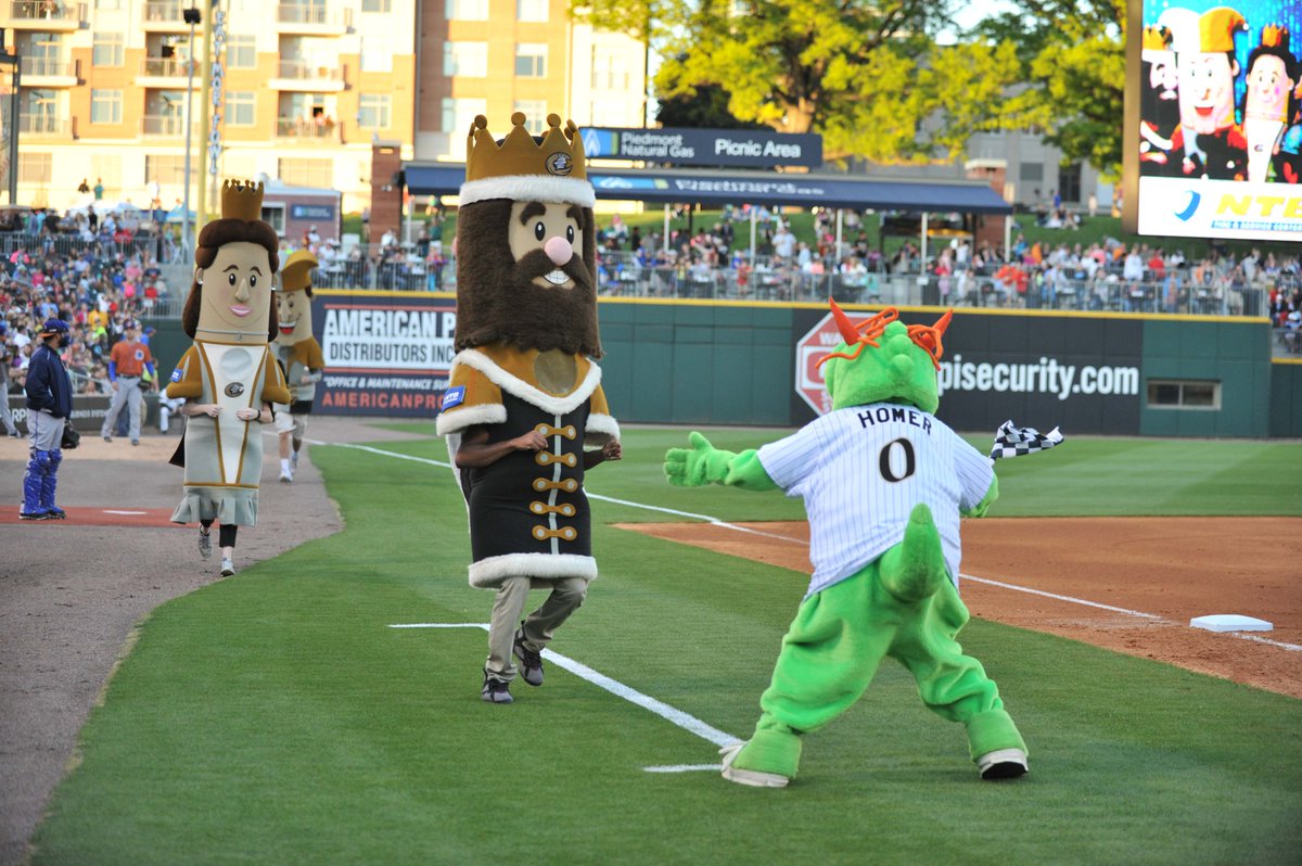 TheKingMeck's tweet photo. Since @CLTKnightsHomer gets a bobblehead in 2017... how about a #RoyaltyRacer bobblehead, too? #bobblection #Election2016 https://t.co/FAkYnUQbDb