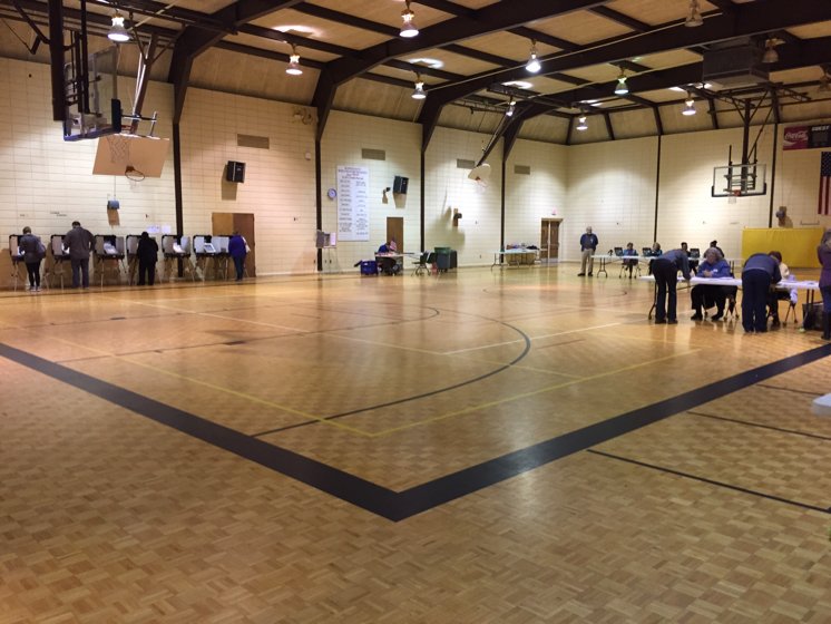 ChristieOnTV's tweet photo. No line at Warren Road Community Center. Good time to come cast your ballot. #CSRAvotes https://t.co/xYuUxMZm7o
