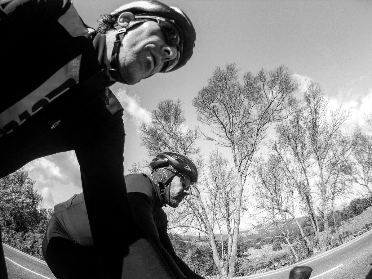 Cuantas cosas hablamos sobre una bici...es uno de los mejores divanes que conozco. #cycling #moments