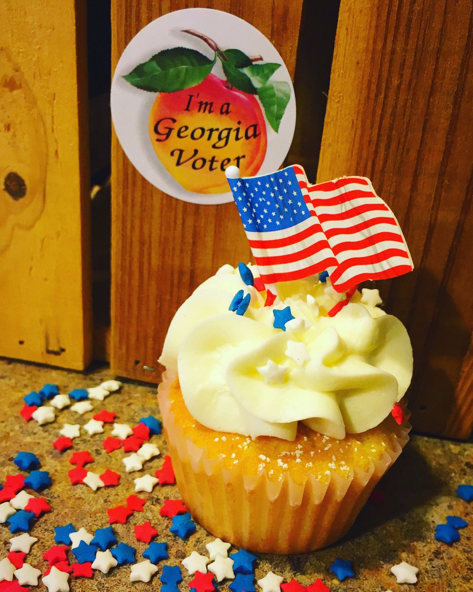 SweetShoppeBR's tweet photo. Today's the day ! VOTE then stop by, show us your sticker and get a FREE mini cupcake !!!   We make voting just a little bit sweeter 🇺🇸 https://t.co/QD4tfNE2x4