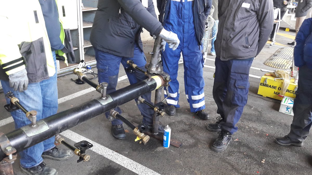 Les apprentis à l'honneur pour la journée métier ! #GRDFIDF #PEM's <a href="/EstelleCA1/">Estelle_CA</a> <a href="/MichaudJm/">jm michaud</a>