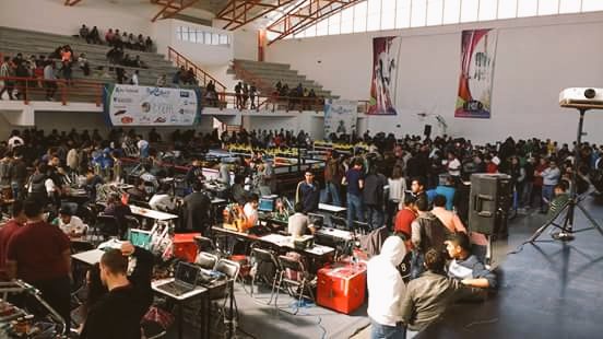 AliadosUnivPyT's tweet photo. #VamosEstudiantes #Robotica #UPQROO participando Torneo #citic2016 Querétaro #QRooDePrimera @JoseLuisPechG @CarlosJoaquin @HectorArreolaS https://t.co/ukNSYWwYyZ