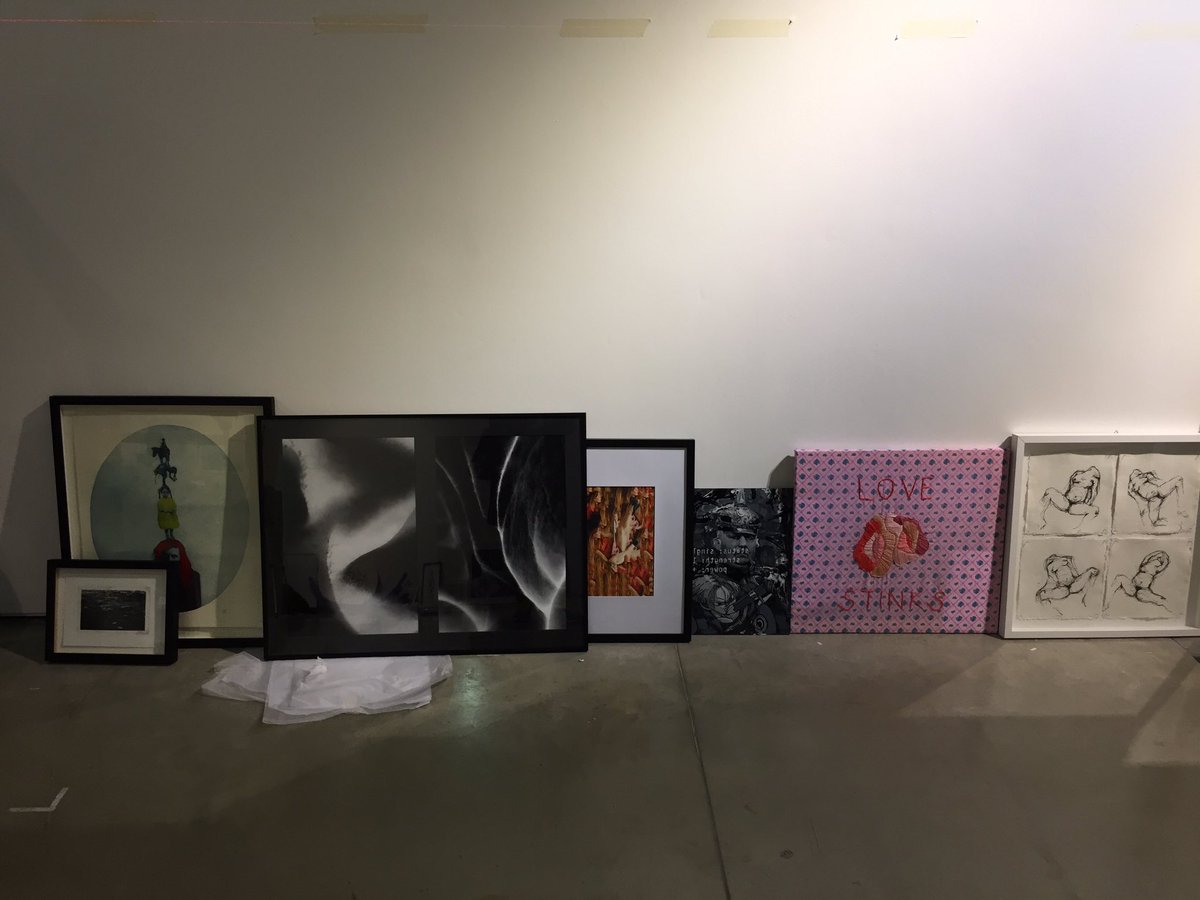 CSM_MAPhoto's tweet photo. Getting ready for #auction #csm #auction2016 #art #contemporaryart #londoncontemporaryart #artists #maphotography #csmstudents https://t.co/Llco6xkU3d