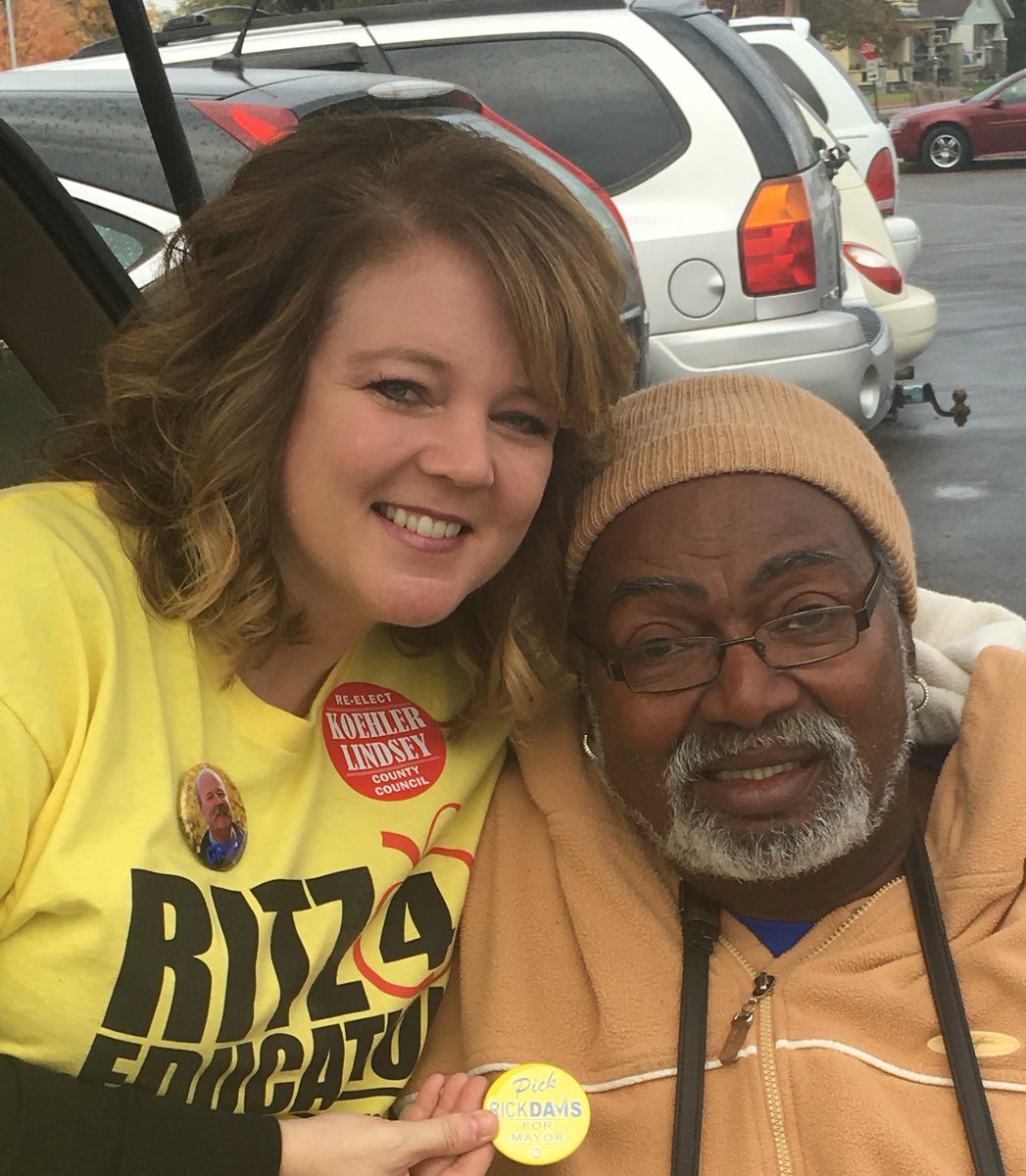 I ❤️ #ElectionDay!!!!  #Evansville is getting out the vote!!  #INEdVotes #yourvoiceyourvote <a href="/Ritz4Ed/">Glenda Ritz</a> 
❤️❤️🇺🇸💙💙