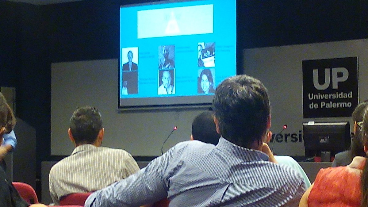 FedericoLeven's tweet photo. Gracias Federico Rosenhain por invitarme a ser parte del Programa Ejecutivo de Big Data y Analytics en @udepalermo #BigDataUP https://t.co/Cja96vG3la