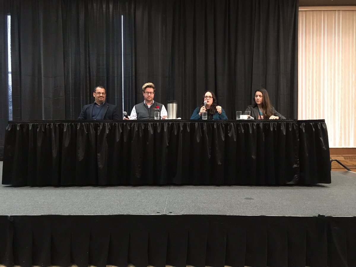 kaitlyn_mwm's tweet photo. Learning how to maximize #socialmedia for #business @ #TechShowWE thanks @MatthewSenechal @MissCierraBray @BlabMedia @FrankAbbruzzese  #YQG https://t.co/lE8n56me14