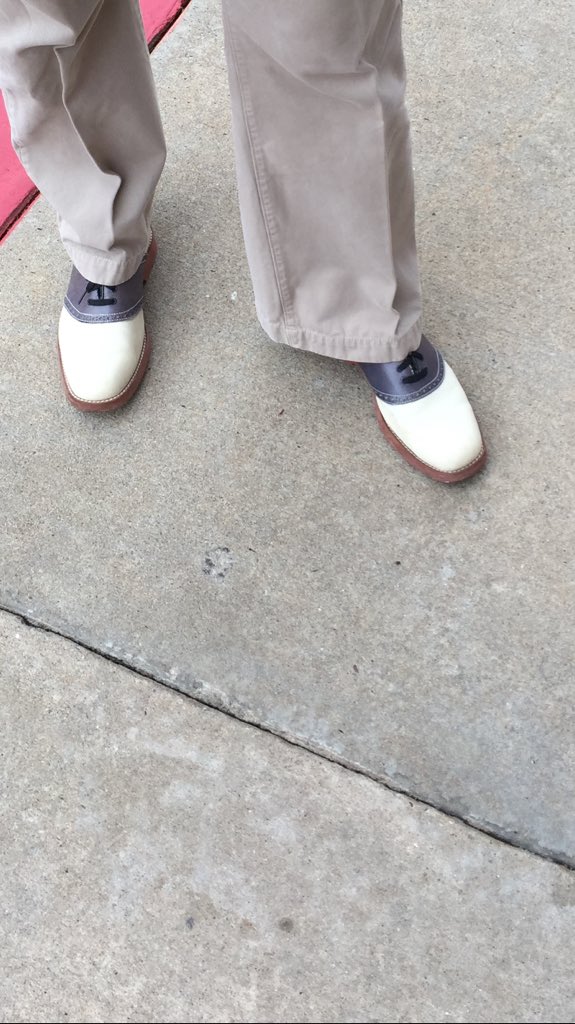 _catherine_anne's tweet photo. A 73-year-old retired journalist called Trump a "completely blithering idiot." He said no to any picture except for his shoes. #UAElect16 https://t.co/Aa0VtUD7Z7